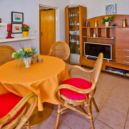 Charming And Sunny Hvar Apartment