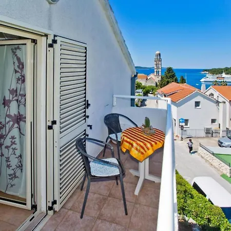 Charming And Sunny Hvar Apartment Hvar Town
